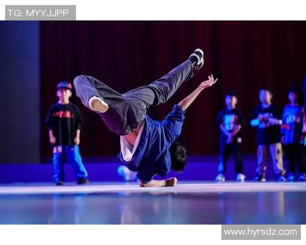 全国街舞大赛点评：武汉街舞队展现惊人耐力与激情的精彩表现