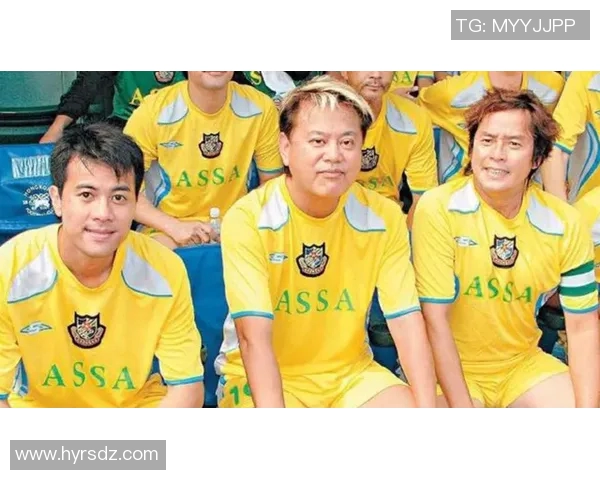 足球明星的女友yz背后的故事与生活揭秘让你了解她的真实面貌 足球明星的女友yz背后的故事与生活揭秘让你了解她的真实面貌